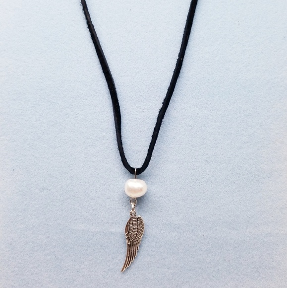 Angel  feather freshwater pearl leather necklace - Picture 1 of 1